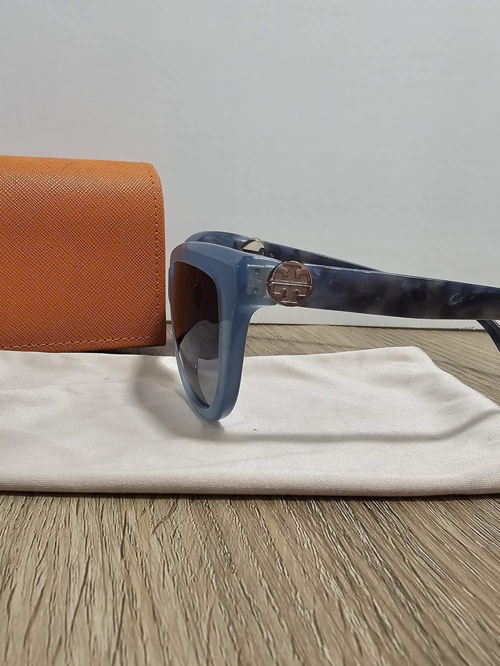 Tory Burch Blue Marble Polarized Sunglasses - Fountain Blue - Like New (Perfect) - Picture 5 of 8